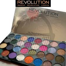 makeup revolution 32 color eye shadow