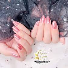 signature nails