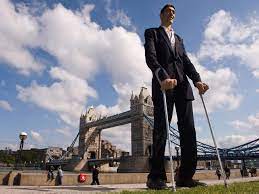 He was formerly certified as the tallest living man by the guinness world records (gwr). World S Tallest Man 29 Finally Stops Growing With Help From Va Doctors Cbs News