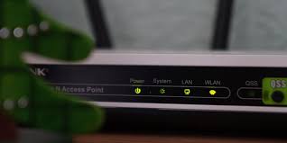 wi fi extender vs mesh router which
