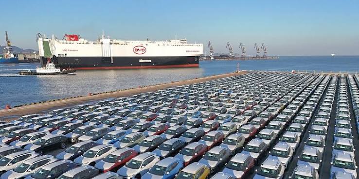 Por que a maior fabricante de veículos elétricos do mundo está entrando no transporte marítimo - MIT Technology Review