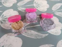 how to make eyeshadow at home from