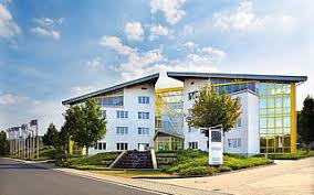 We are looking forward to a partner who is not only one of the largest german solid house manufacturers in the quality and premium segment with over 14.500 built solid houses, more than 20 locations and over 300 employees. Ansprechpartner Fur Ihr Traumhaus Kern Haus In Ihrer Nahe