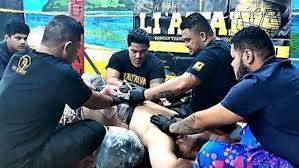 Le combat expéditif de tony yoka qui pulvérise son adversaire en 87 secondes. David Tua Gets Traditional Samoan Pe A Tattoo In Boxing Ring