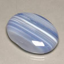 Agate has a dreamy quality with signature bands made up of mineral deposits layered in a perfectly circular symmetry around its circumference. Agate The Gemstone Agate Information And Pictures