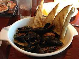 white wine and roasted garlic mussels