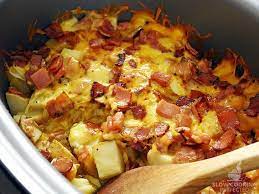 slow cooker cheesy potatoes with bacon