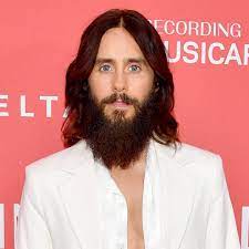The actor, 49, was spotted in milan with prosthetics on his face while. Jared Leto Starportrat News Bilder Gala De
