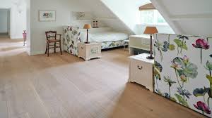 solid wood flooring advanes