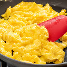 how to make scrambled eggs 2 ways