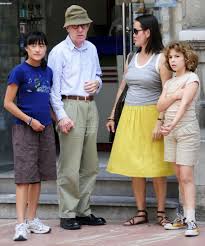 Woody allen says he'd 'welcome' daughter dylan farrow 'with open arms' after molestation accusations. Woody Allen Mia Farrow His Lover Their Child And Her Five Adopted And Three Biological Children Project Jennifer