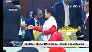 Megawati Tak Salami Surya Paloh saat Pelantikan DPR - YouTube