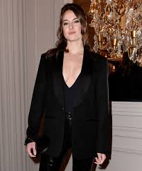 Woodley got candid with the new york times about being while i was doing the 'divergent' movies and working hard, i also was struggling with a deeply personal, very scary physical situation, she said. Shailene Woodley Confirms Breakup Open Relationship