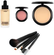 m a c makeup kit eight in 1 in