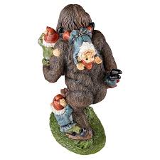 Garden Gnomes Bigfoot Statue Qm16042