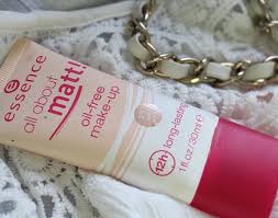 essence all about matt oil free make up