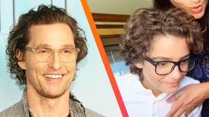 Thu 11 mar 2021 20.01 est. Matthew Mcconaughey On His Lookalike Son Levi Following In His Footsteps Exclusive Entertainment Tonight