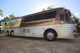 willie nelson rode on bus but called