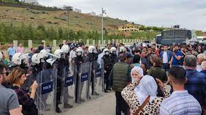 Aysel Doğan'ın cenazesine müdahale; HDP'li Önlü yaralandı