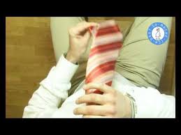 Eine krawatte zu binden ist gar nicht so einfach. Krawatte Binden Einfacher Windsor Youtube