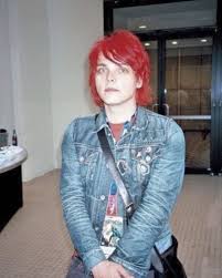 Ever wanted to look like gerard way from my chemical romance? Pin By Maty On Emooo Gerard Way Gerard Way Red Hair Gerard And Frank