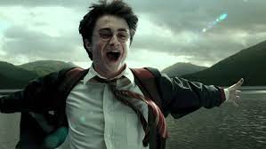Roxforti tanulmányainak harmadik évében harry ismét halálos veszélybe kerül, amikor a voldemorthoz hű sirius black kiszabadul börtönéből, hogy megtalálja a fiút. Harry Potter Es Az Azkabani Fogoly 2004 Online Teljes Film Filmek Magyarul Letoltes Hd Harry Harry Potter Quiz Prisoner Of Azkaban Harry Potter Fanfiction