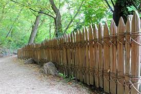 Wooden Fence Designs That Lend A Rustic