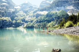 In der schweiz wird deutsch, französisch, italienisch und rätoromanisch gesprochen. Urlaub In Der Schweiz Die Schonsten Badeseen Brigitte De