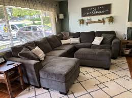 broyhill deermont living room sectional