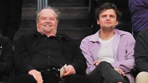 Usher at the lakers game really asked jack nicholson to show him his ticket. Jack Nicholson Catches Lakers Game With Son Ray In Rare Public Appearance See The Pics Entertainment Tonight