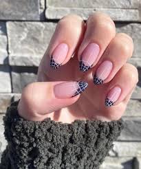spider nails for your halloween mani