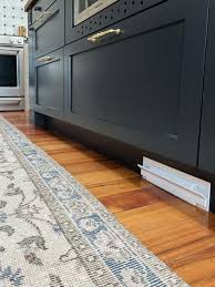 how to design and install cabinet toe