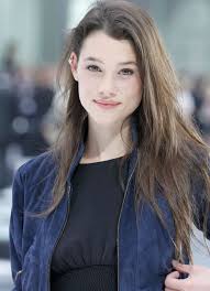 astrid berges frisbey is gorgeous 9