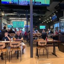 buffalo wild wings 20 photos 58