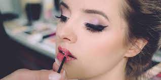 9 ide makeup simpel untuk hadiri pesta