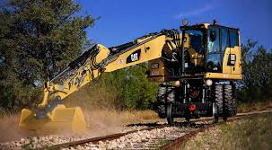 L'escavatore a doppia funzione con chassis ferroviario per i lavori su  rotaie del futuro - Avesco AG