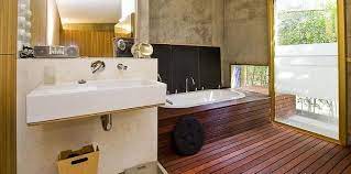 Kemampuan tahan air juga perlu diperhatikan sebelum memilih lantai kamar mandi. Jenis Lantai Kayu Untuk Kamar Mandi Rumah Parket