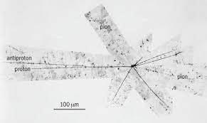 El antiprotón y la carrera científica que acabó en los tribunales | OpenMind