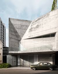 angular concrete courtyard house in taiwan