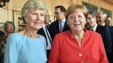 Bildergebnis für Friede Springer und Angela Merkel