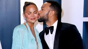 Legend is text that describes the meaning of colors and patterns used in the chart. Chrissy Teigen Und John Legend Baby Jacks Asche Ist Zuhause
