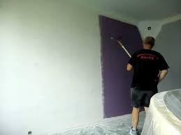 Боядисване с латекс на стени и специфика при козметичното интериорно боядисване на помещения с гладки шпакловани. Boyadisvane S Lateks Vitex Youtube
