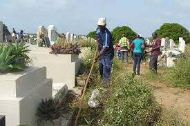 Au Sénégal, polémique autour de la politisation du nettoyage des cimetières  catholiques