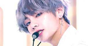 v of bts looks just as beautiful