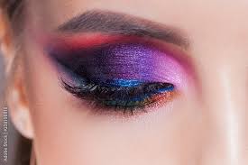 amazing bright eye makeup in luxurious