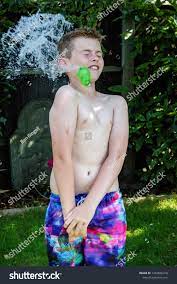Zdjęcie stockowe „Shirtless Caucasian Preteen Boy Being Hit” (1462856318) |  Shutterstock