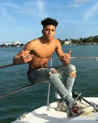 These days, it is pretty uncommon to see rappers without tattoos. Nle Choppa Wallpaper Red Nle Choppa Picture Me Grapin Official Music Video 2pac Tribute Youtube 14 839 325 Prosmotrov 5 Mesyacev Nazad Reynalda Lamagna