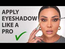 how to apply eyeshadow like a pro the