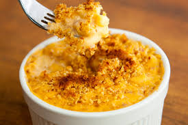 mac and cheese with breadcrumb topping