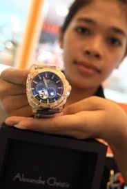 COM - Kabar gembira bagi pecinta jam tangan merek kenamaan, Alexandre Christie. Kini, brand jam terkenal itu mengeluarkan seri terbaru yaitu Night Vision. - 08032011_jam_tangan